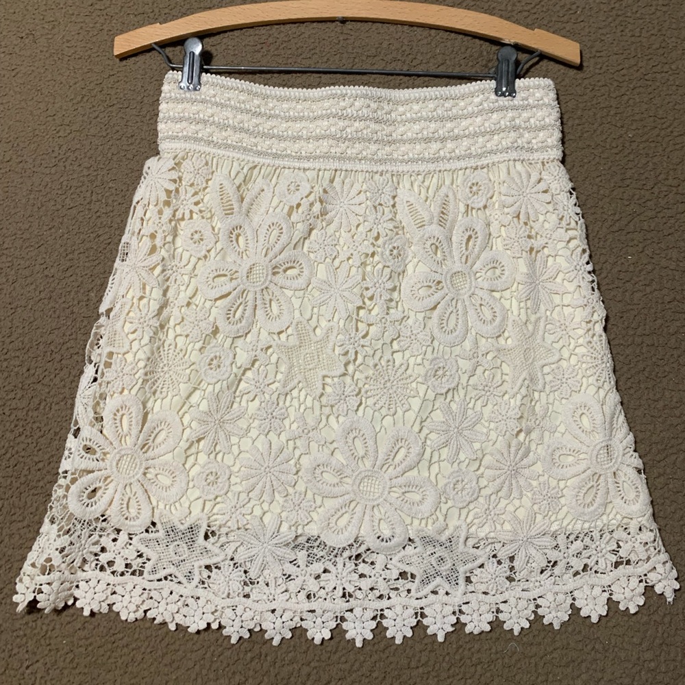 White floral design skirt